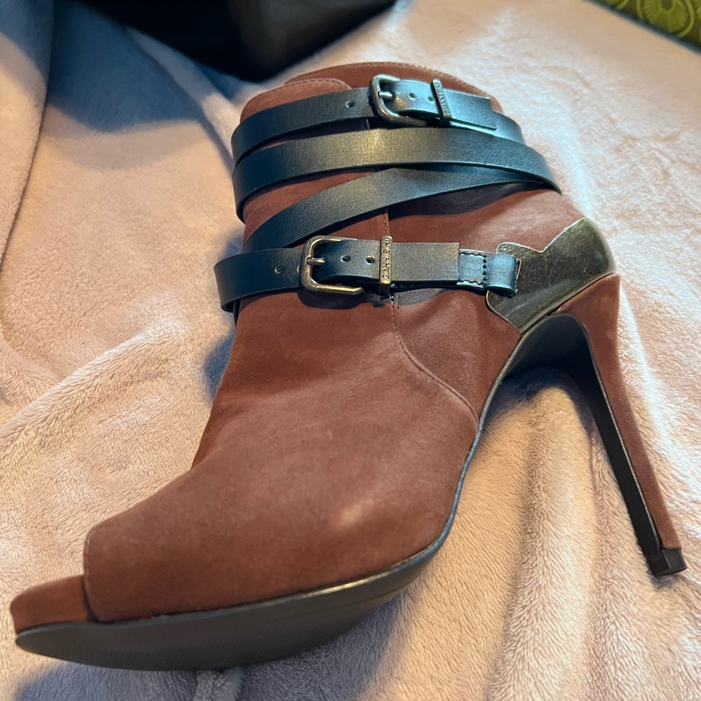 Gianni Bini Women Shoe Boots.  NIB - Picture 6 of 7